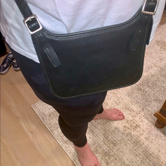 Vintage COACH Hippy Flap Crossbody - Picture 6 of 6